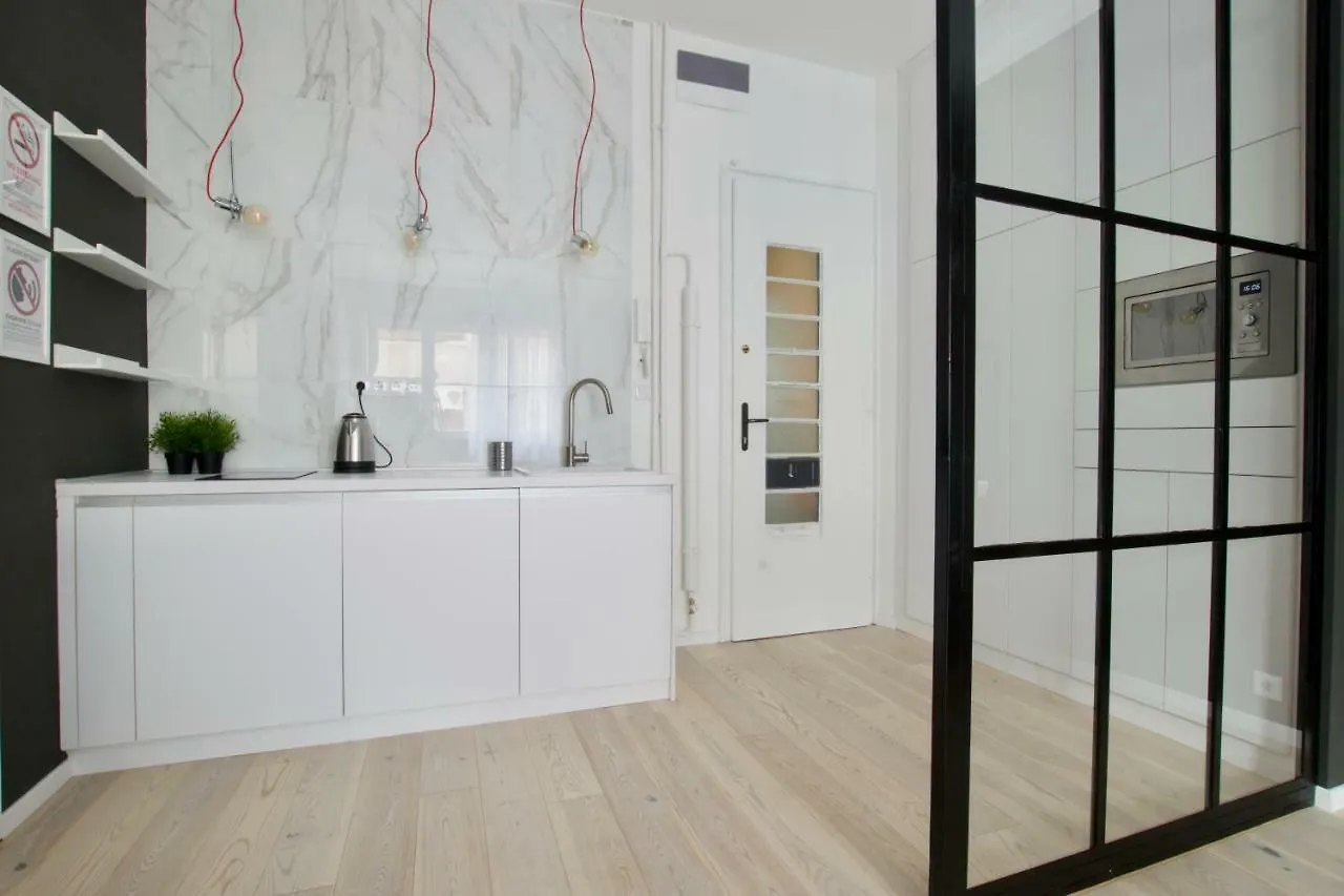 Luxury Apartment by Hi5 - Aranykéz 7 Budapest 0*,